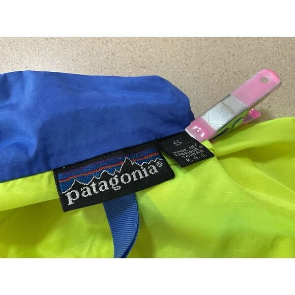 Men’s (Unisex) Patagonia Fluorescent  Wind resistant Shell. S - Picture 7 of 8